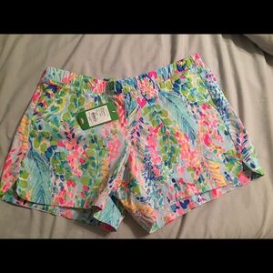 Sold! NWT Catch the wave shorts medium
